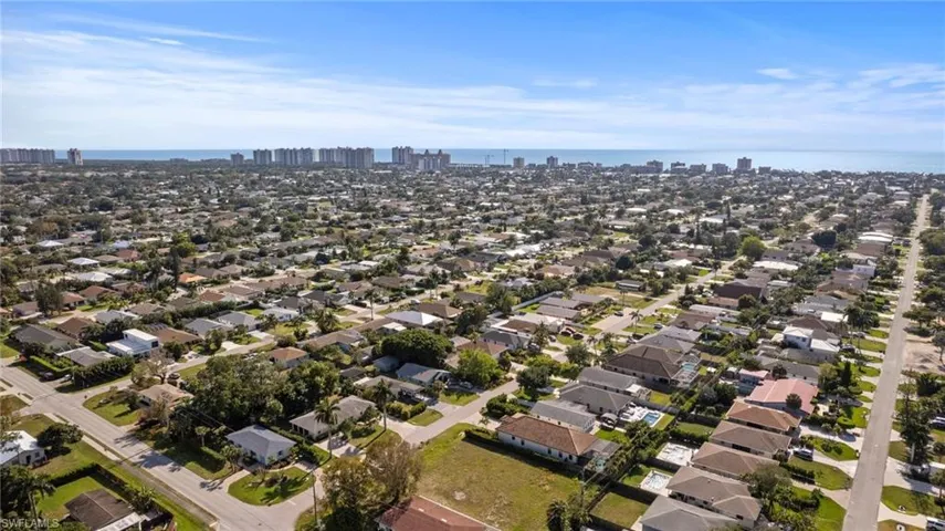 788  102nd N AVE, Naples, FL 34108