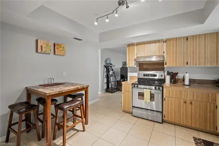 788  102nd N AVE, Naples, FL 34108