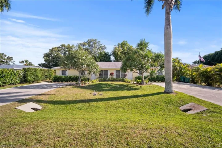 788  102nd N AVE, Naples, FL 34108