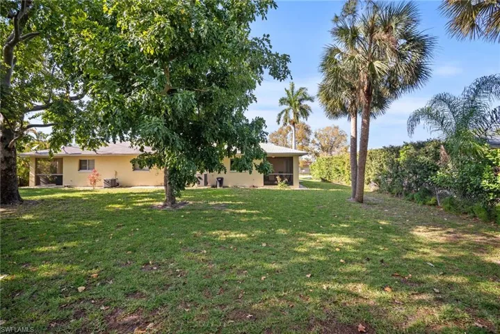 788  102nd N AVE, Naples, FL 34108