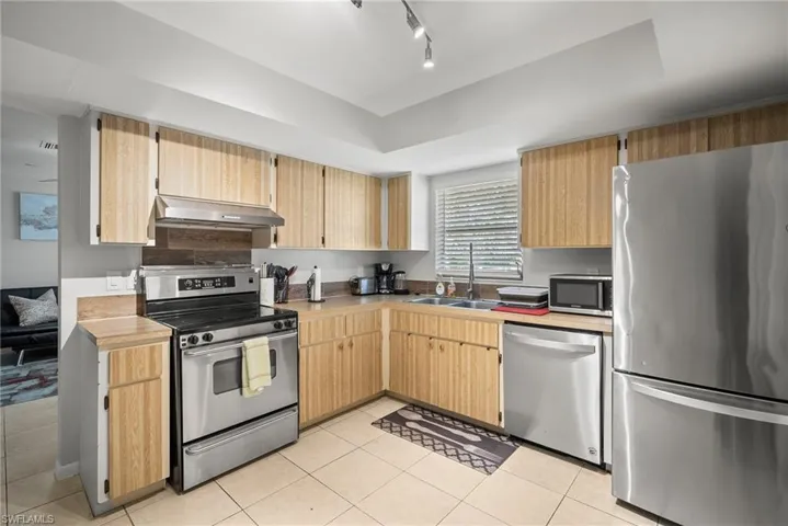 788  102nd N AVE, Naples, FL 34108