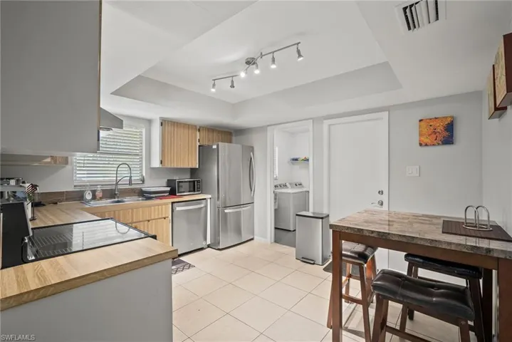 788  102nd N AVE, Naples, FL 34108