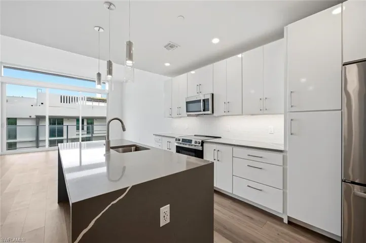 1950 Mayfair St Ph7, Naples, Florida 34104