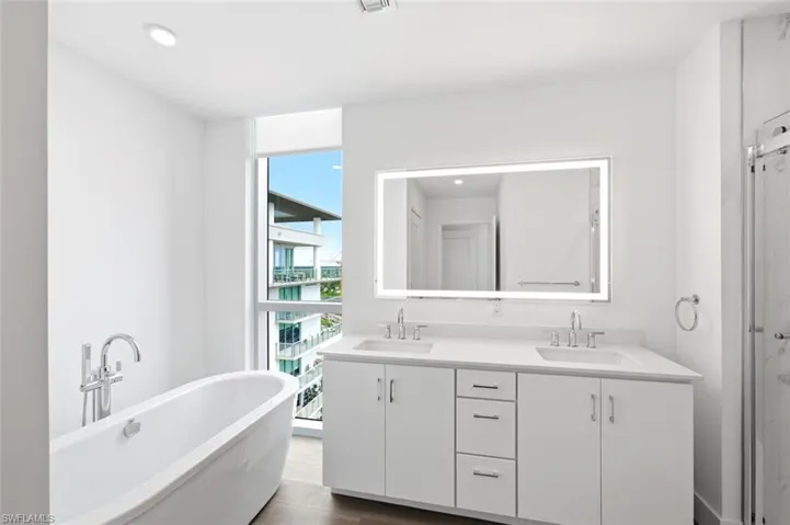 1950 Mayfair St Ph7, Naples, Florida 34104