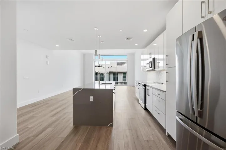 1950 Mayfair St Ph7, Naples, Florida 34104
