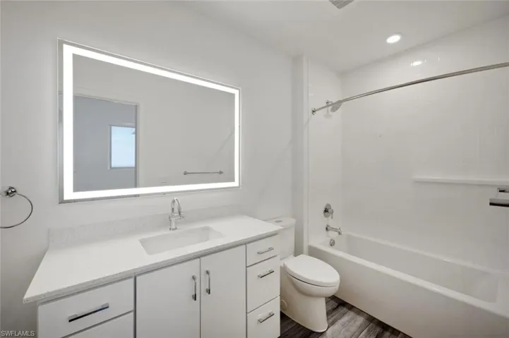 1950 Mayfair St Ph7, Naples, Florida 34104