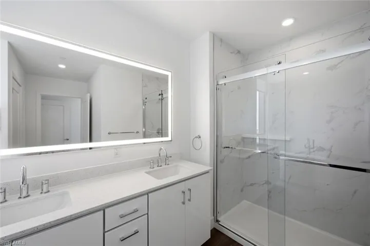 1950 Mayfair St Ph7, Naples, Florida 34104