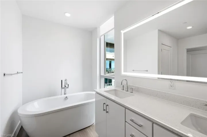 1950 Mayfair St Ph7, Naples, Florida 34104
