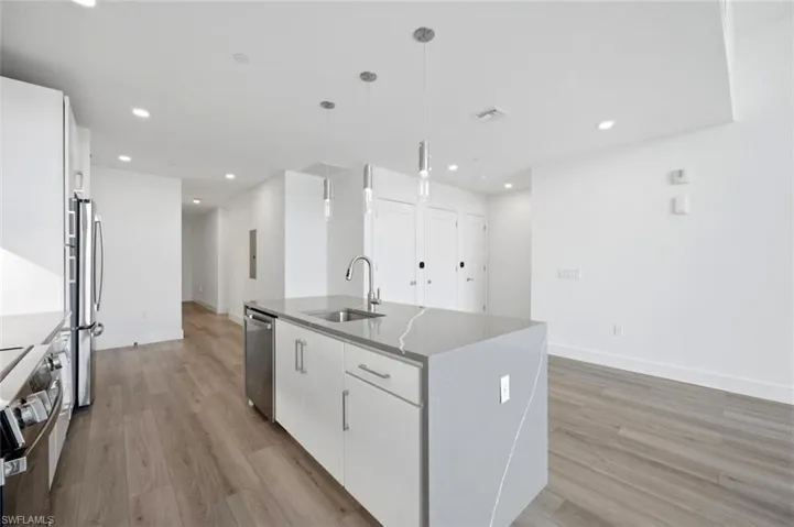 1950 Mayfair St Ph7, Naples, Florida 34104