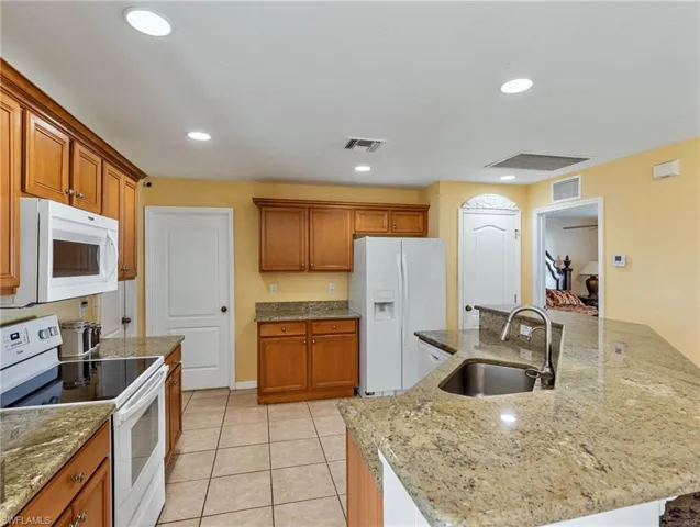 22 NW 17th  PL, Cape Coral, FL 33993