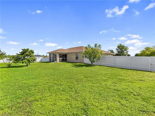 22 NW 17th  PL, Cape Coral, FL 33993