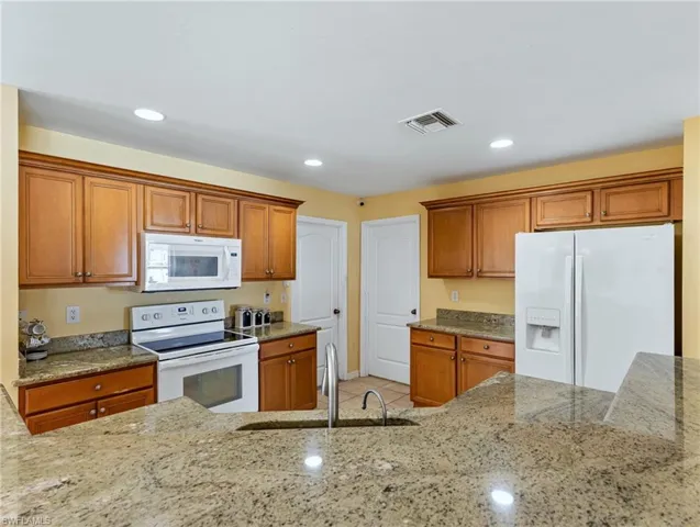 22 NW 17th  PL, Cape Coral, FL 33993