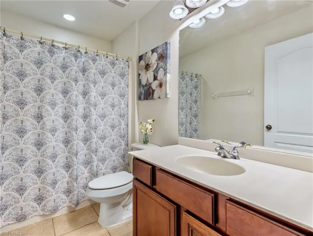 22 NW 17th  PL, Cape Coral, FL 33993