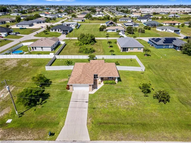 22 NW 17th  PL, Cape Coral, FL 33993