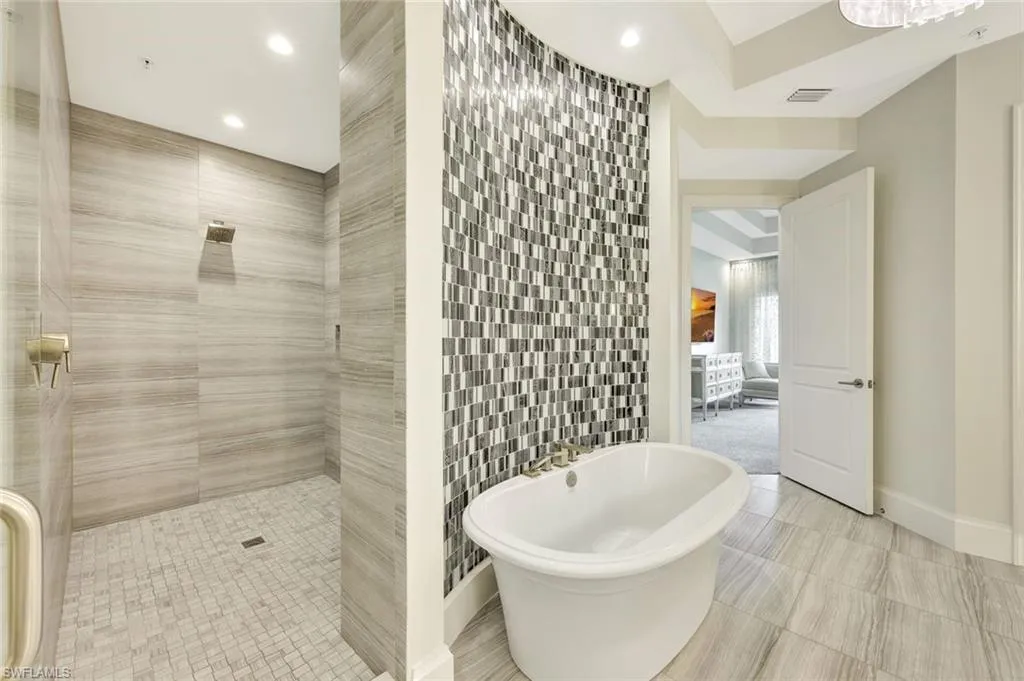 16358 Corsica WAY, Naples, FL 34110,225036029