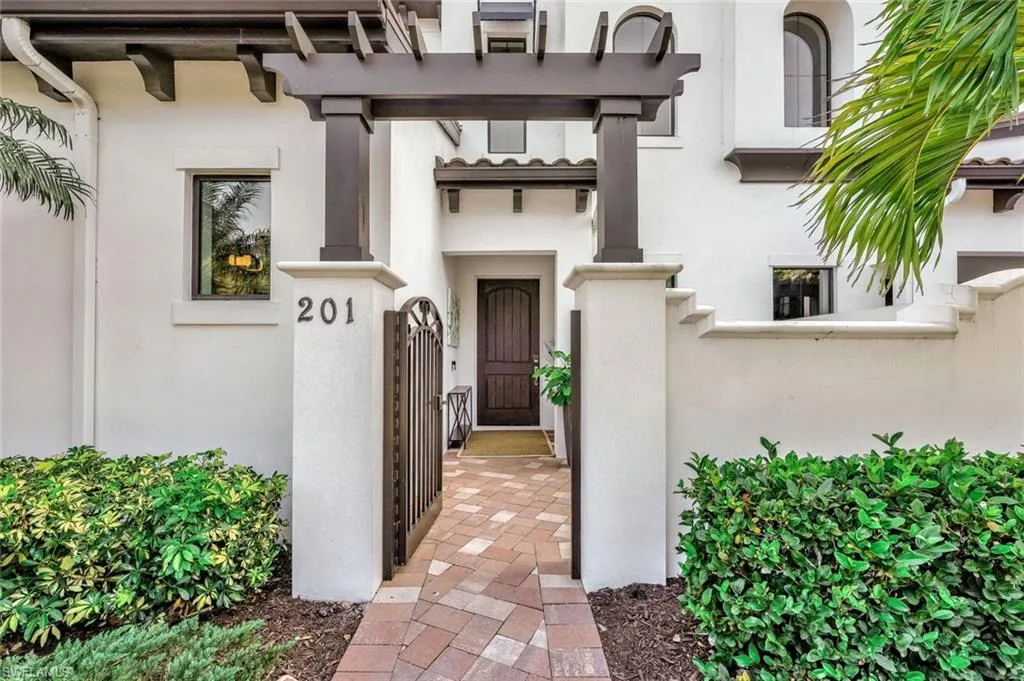 16358 Corsica WAY, Naples, FL 34110,225036029