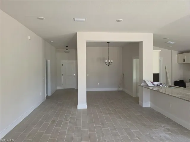 2510 Nw 18th Ave, Cape Coral, Florida 33993