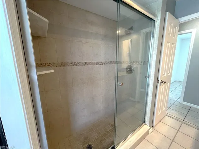 Guest bath shower