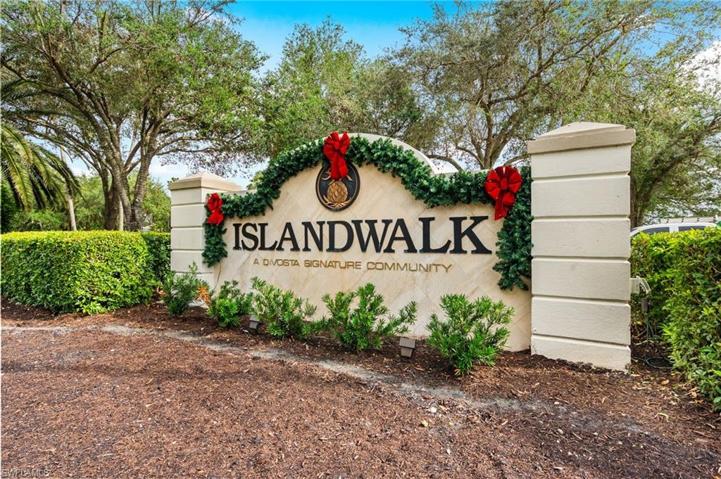 3017 Futuna LN, NAPLES FL 34119