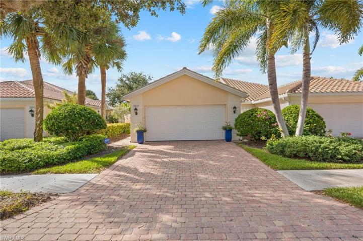 3017 Futuna LN, NAPLES FL 34119