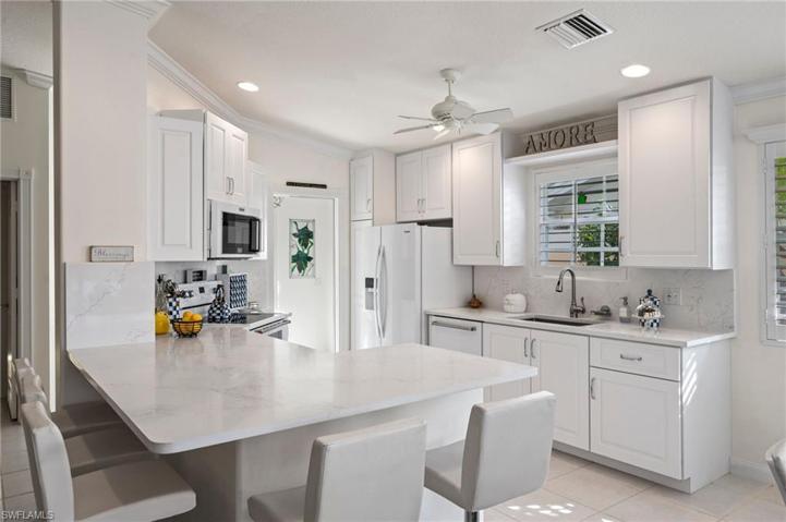 3017 Futuna LN, NAPLES FL 34119