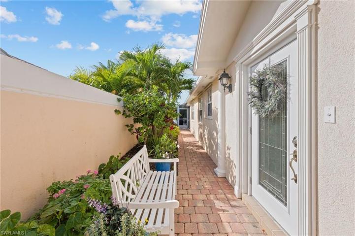 3017 Futuna LN, NAPLES FL 34119