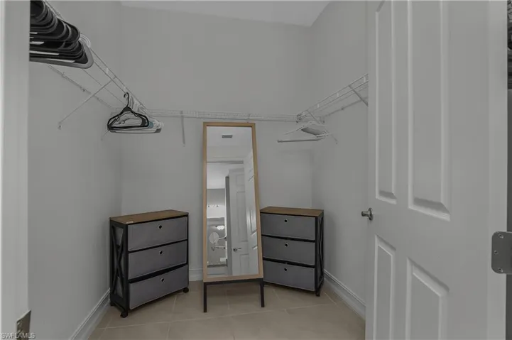 walk in closet
