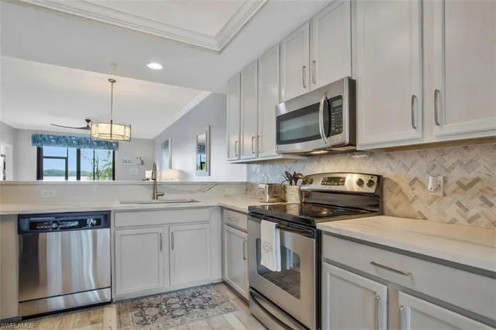 10026  SIESTA BAY  DR, Naples, FL 34120