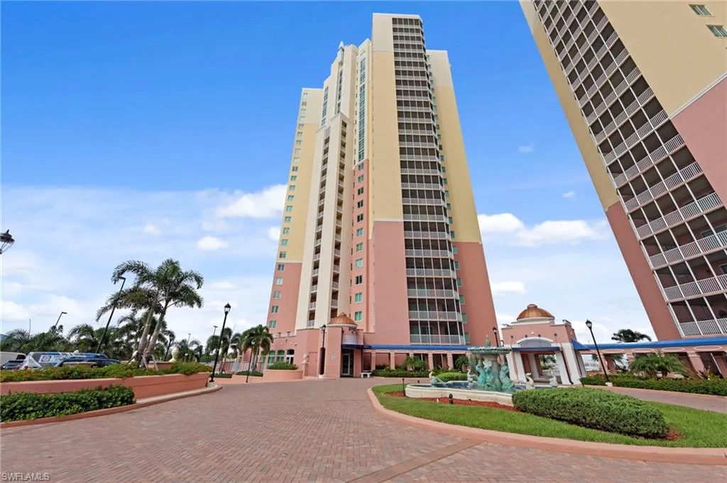 2743 1st ST, Fort Myers, FL 33916,2025000107