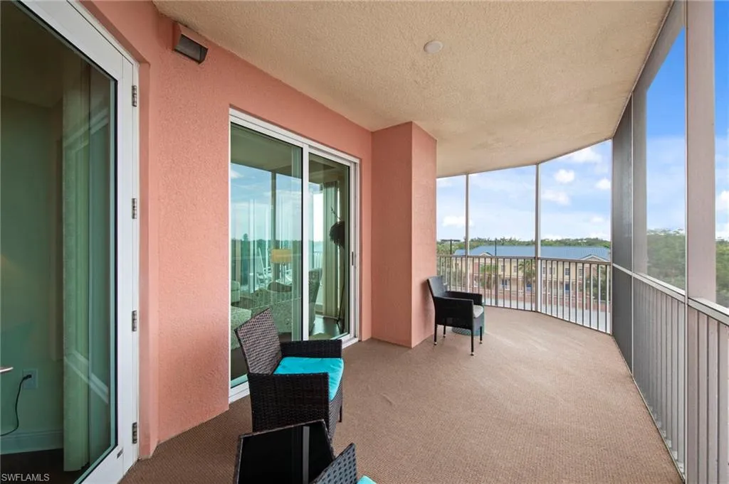 2743 1st ST, Fort Myers, FL 33916,2025000107