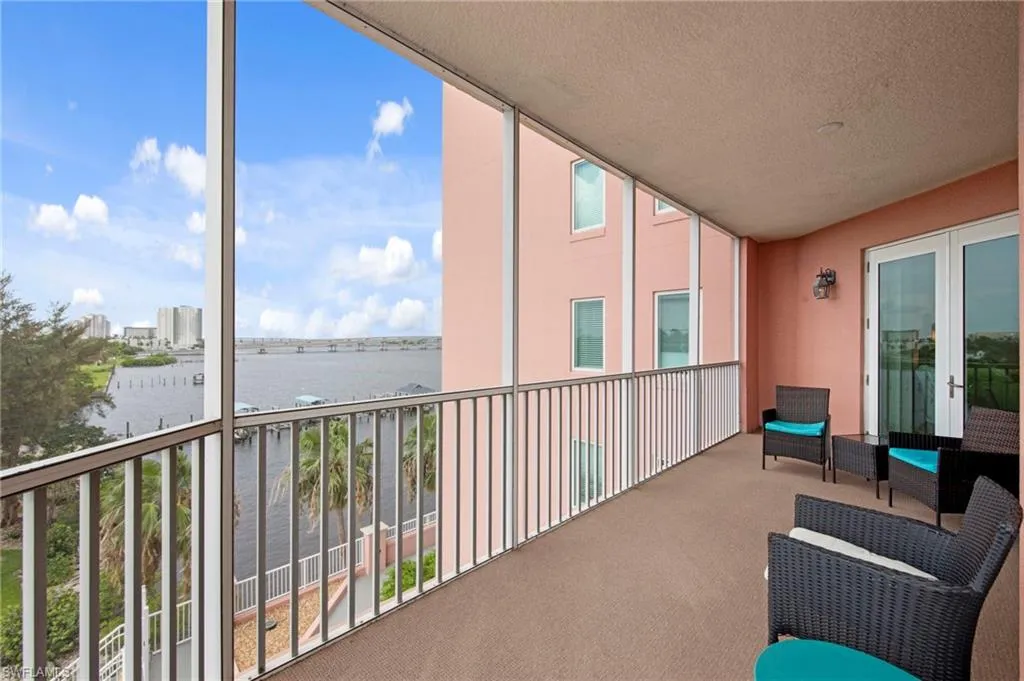 2743 1st ST, Fort Myers, FL 33916,2025000107