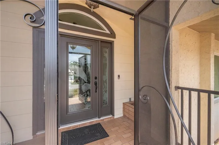 Screened front entry and etched glass door