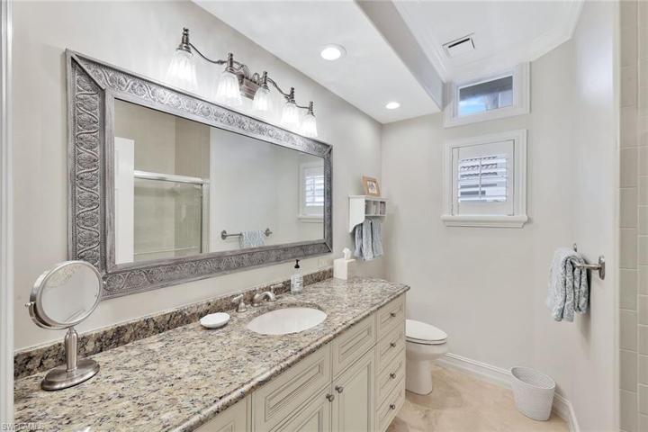 Updated en suite guest bathroom.