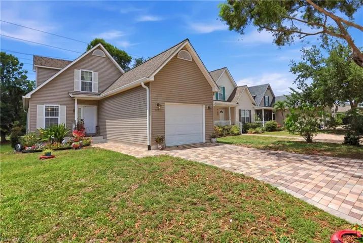 199 Leawood Cir, Naples, Florida 34104