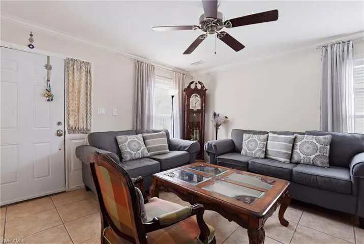 199 Leawood Cir, Naples, Florida 34104