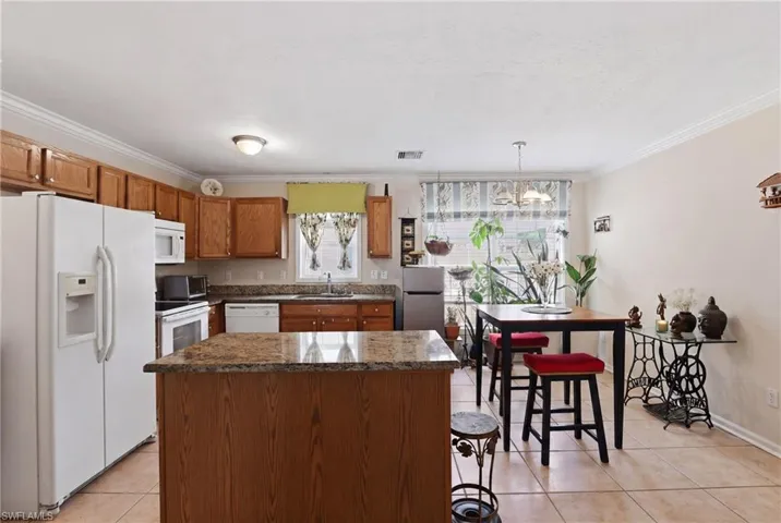 199 Leawood Cir, Naples, Florida 34104