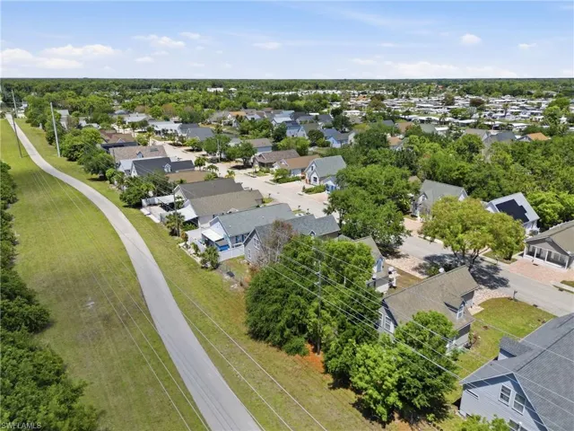 199 Leawood Cir, Naples, Florida 34104