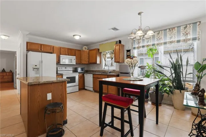 199 Leawood Cir, Naples, Florida 34104