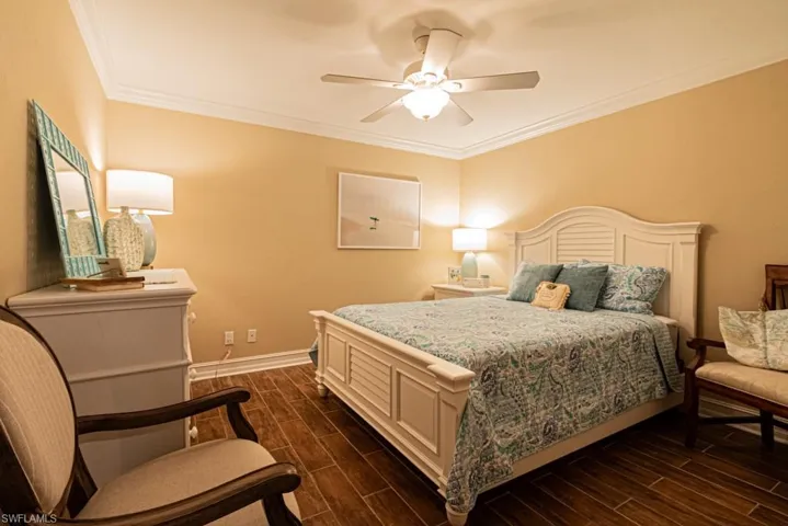 Guest bedroom with ceiling fan.