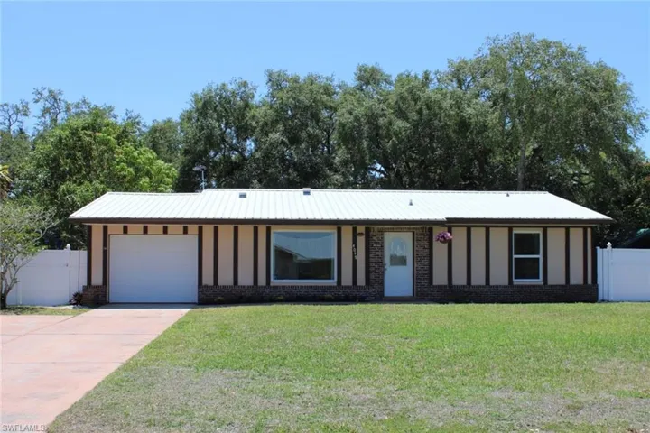 4049  Rainbow  CIR, Labelle, FL 33935