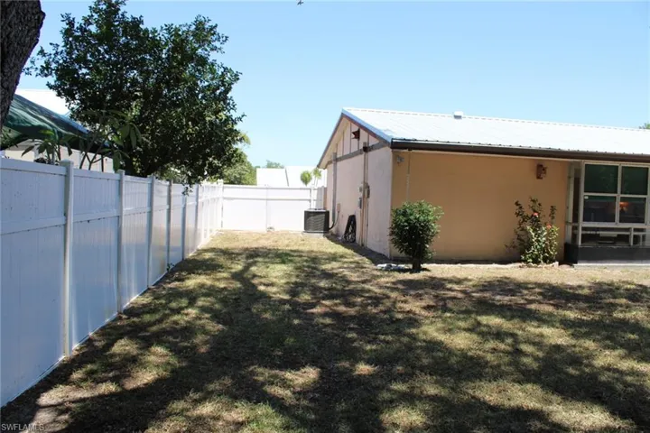 4049  Rainbow  CIR, Labelle, FL 33935