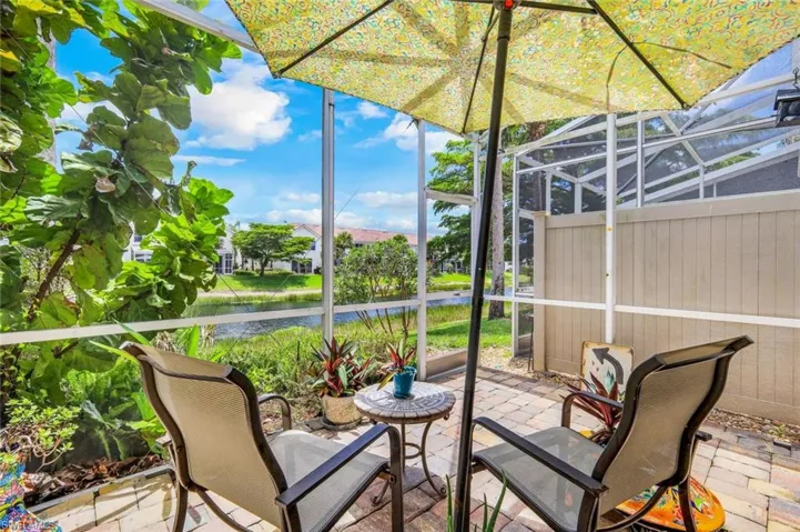 855  Hampton  CIR, Naples, FL 34105