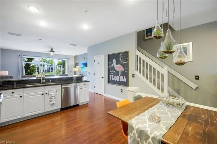 855  Hampton  CIR, Naples, FL 34105
