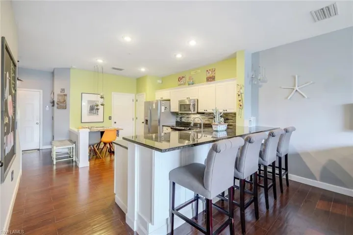 855  Hampton  CIR, Naples, FL 34105