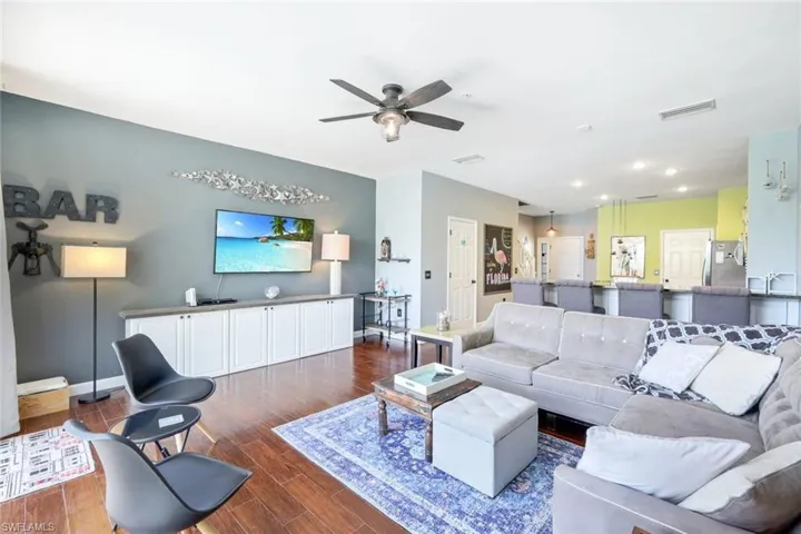 855  Hampton  CIR, Naples, FL 34105