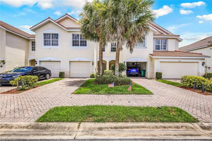 855  Hampton  CIR, Naples, FL 34105