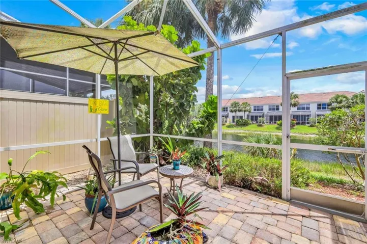 855  Hampton  CIR, Naples, FL 34105