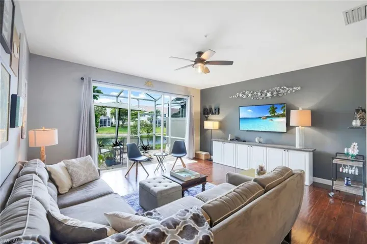 855  Hampton  CIR, Naples, FL 34105