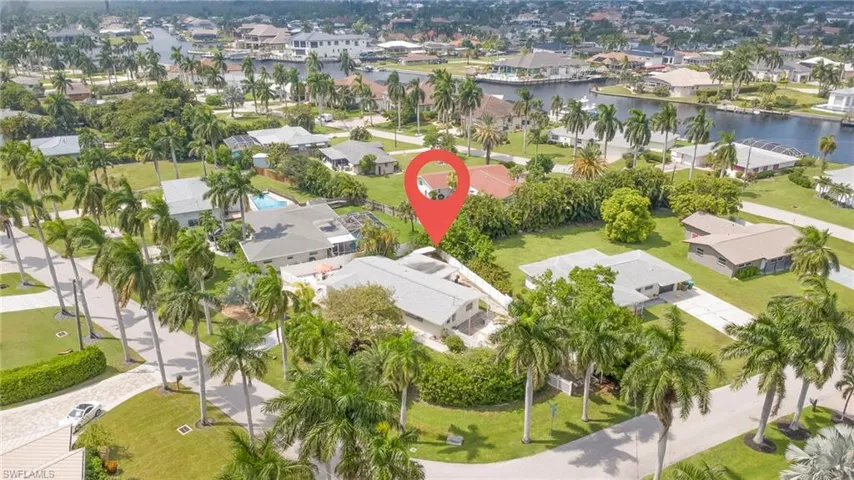 269 Bayshore Dr, Cape Coral, Florida 33904