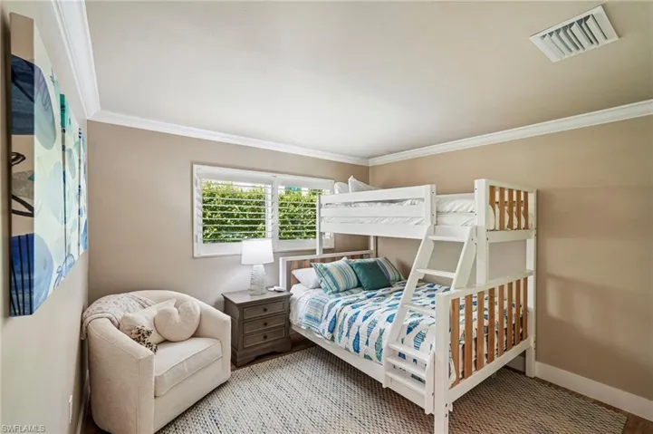 Crown molding and neutral wall tones